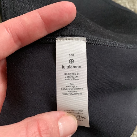 Lululemon size B38 nylon/spandex bra - Picture 3 of 5